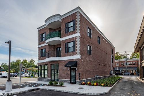 44 South St, New Providence, NJ, 07974-1941 | Card Image