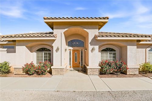 5773 Merito St, Hesperia, CA, 92344 | Card Image
