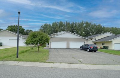 554 Hilltop Drive Ne, Home with 3 bedrooms, 1 bathrooms and null parking in Hutchinson MN | Image 3