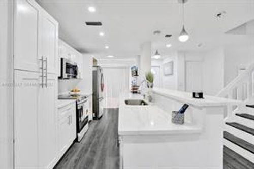 4-833 Nw 81st Ave, Plantation, FL, 33324-1214 | Card Image