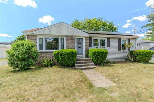 39 Fairview Ave, East Providence, RI, 02914-3222 | Card Image