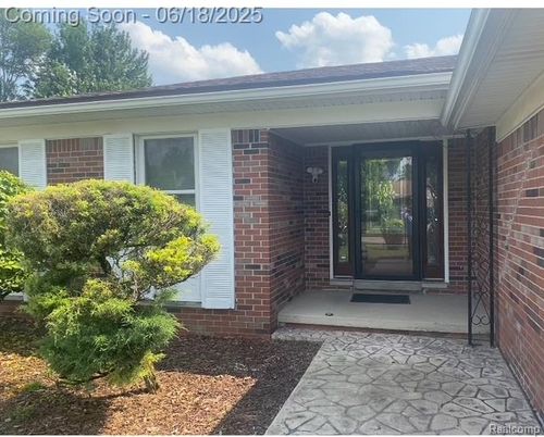 20329 Churchill Ave, Brownstown Twp, MI, 48183-5008 | Card Image