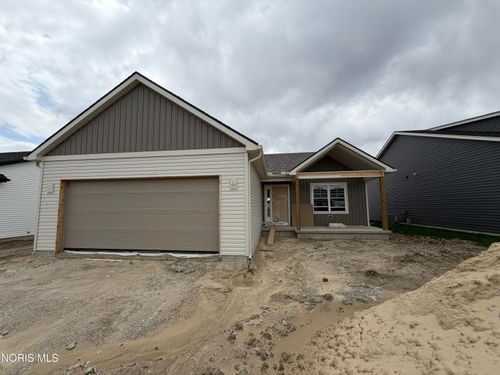 5026 Easton Dr, Oregon, OH, 43616-3024 | Card Image