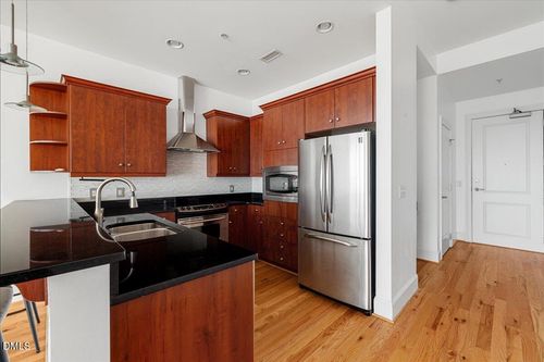 apt-900-400 W North St, Raleigh, NC, 27603-1561 | Card Image