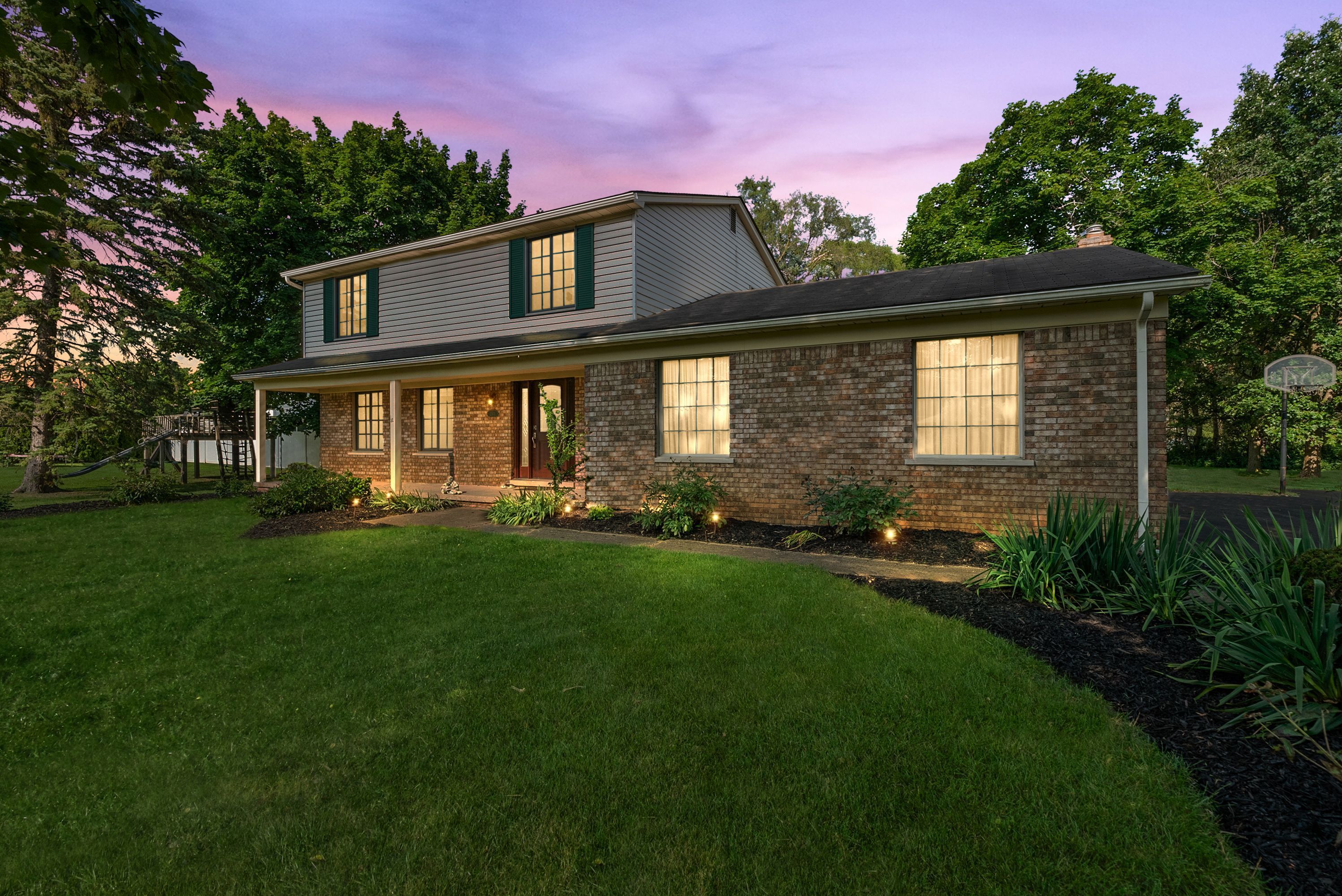 Arneth Rd, West Bloomfield, MI 48324