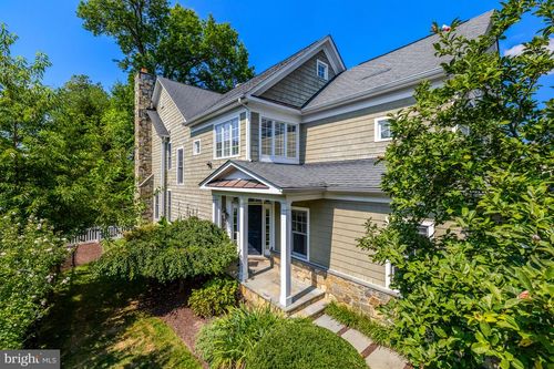 1519 Pathfinder Ln, MCLEAN, VA, 22101-3509 | Card Image
