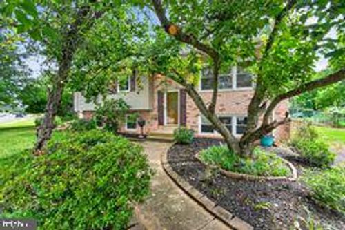 9601 Greenview Ln, MANASSAS, VA, 20109-3319 | Card Image
