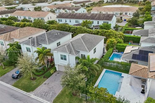 1402 Myrtle Oak Ter, Hollywood, FL, 33021-1341 | Card Image