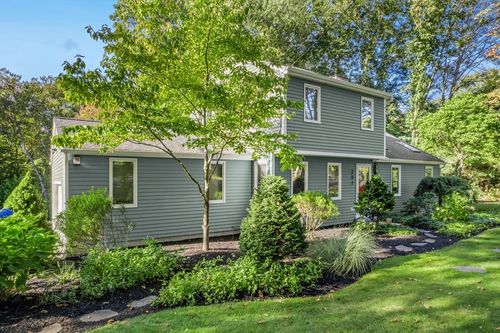 201 Old Westboro Rd, North Grafton, MA, 01536-2015 | Card Image