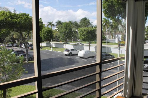 202-20500 W Country Club Dr, Aventura, FL, 33180-1617 | Card Image