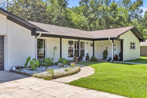 12379 Cypress Dr, Gulfport, MS, 39503-2747 | Card Image