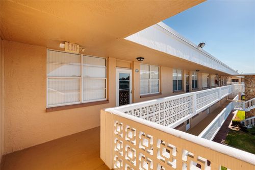 331-4915 Bay St Ne, ST PETERSBURG, FL, 33703-6407 | Card Image