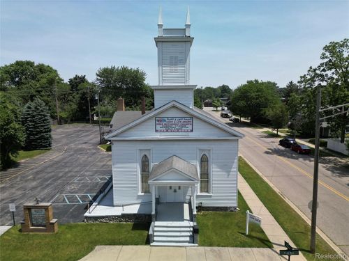 45504 Cass Ave, Utica, MI, 48317-5606 | Card Image