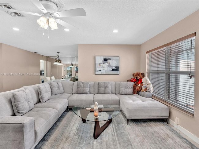 8970 Johnson St, House other with 3 bedrooms, 2 bathrooms and null parking in Pembroke Pines FL | Image 8