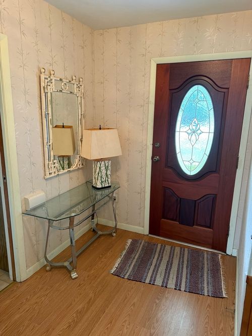 9 Orchard Dr, Charleston, IL, 61920-3365 | Card Image
