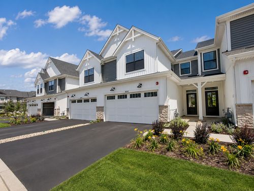 8545-8545 Chadwick Ct, Woodridge, IL, 60517-3027 | Card Image