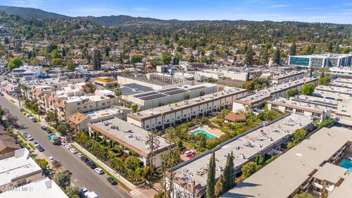 unit-1-5228 Lindley Ave, Encino, CA, 91316-3566 | Card Image