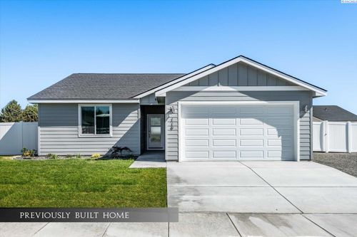 2707 Alder Rd, Pasco, WA, 99301-7826 | Card Image