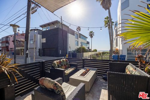 apt-2-11 24th Ave, Venice, CA, 90291-4346 | Card Image