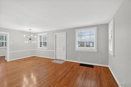 339 Bogey Ln, Kirkwood, MO, 63122-2924 | Card Image