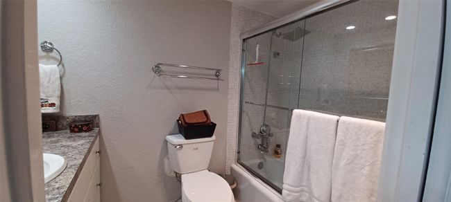 APT-205 - 3151 N Course Ln, Condo with 2 bedrooms, 2 bathrooms and null parking in Pompano Beach FL | Image 20