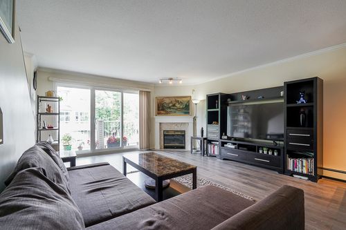 44-22800 Windsor Crt, Richmond, BC, V6V2X6 | Card Image