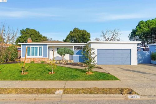 1382 Donna St, Novato, CA, 94947-4517 | Card Image