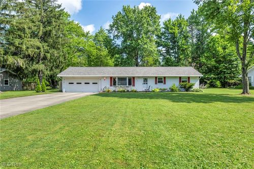 2061 Garden Ln, Hudson, OH, 44236-1319 | Card Image