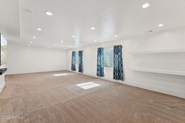 415 E 360, House other with 6 bedrooms, 4 bathrooms and null parking in Midway UT | Image 34