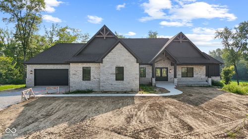 2077 S Winding Oaks Dr, New Palestine, IN, 46163-9801 | Card Image