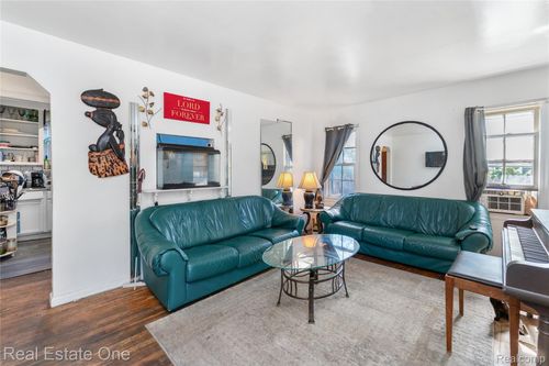 20460 Cardoni St, Highland Park, MI, 48203-1222 | Card Image