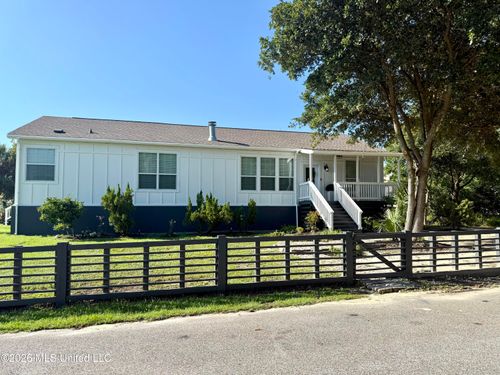 1514 Ellis St, Pass Christian, MS, 39571-4912 | Card Image