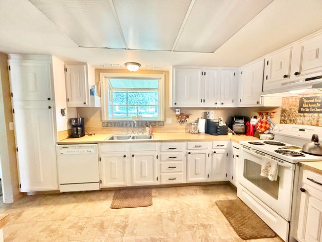 KITCHEN | Image 19