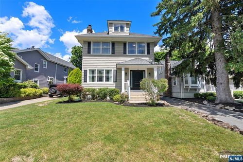 13 Glenview Rd, Caldwell, NJ, 07006-3917 | Card Image
