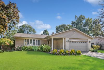 1821 E Cree Lane, House other with 3 bedrooms, 2 bathrooms and 2 parking in Mount Prospect IL | Image 1