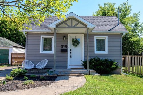 319 Division St, Oshawa, ON, L1G5M6 | Card Image