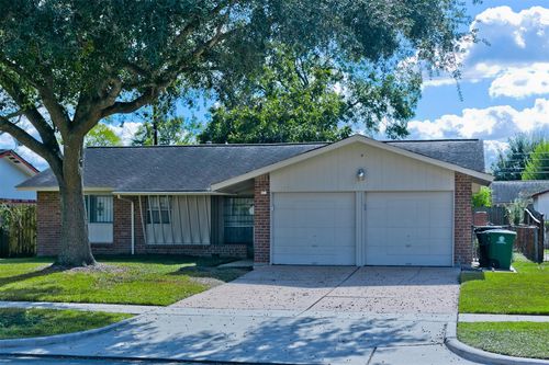 4011 Smooth Oak Ln, Houston, TX, 77053-1418 | Card Image