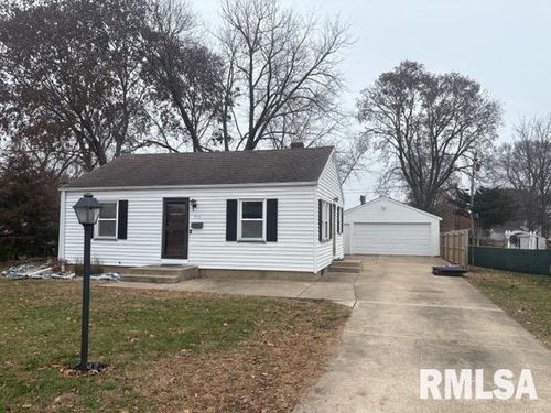 414 N 6th St, Chillicothe, IL, 61523-2027 | Card Image