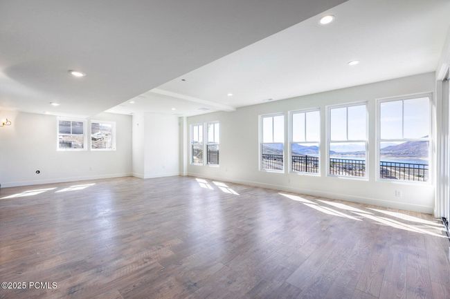 678 E Silver Hill Loop, Condo with 4 bedrooms, 4 bathrooms and null parking in Hideout UT | Image 25