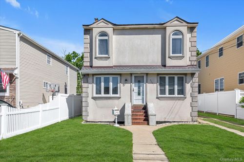 2457 Williams Ct, Bellmore, NY, 11710-4804 | Card Image