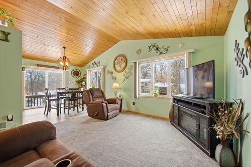 12011 Dogwood St, Zimmerman, MN, 55398-9711 | Card Image