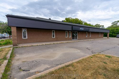 100 Victoria St, Pembroke, ON, K8A8E1 | Card Image