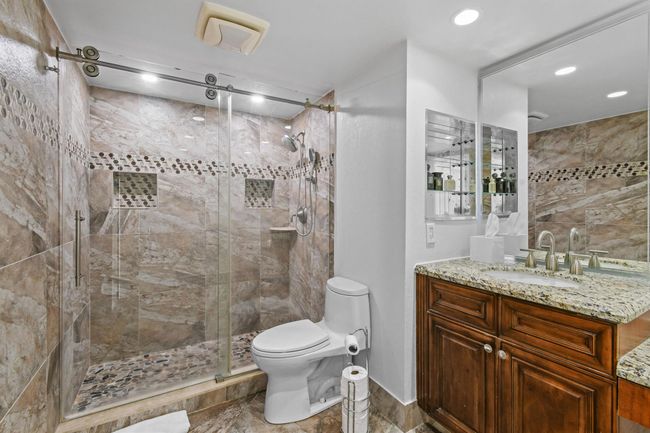 APT-112 - 2780 S Ocean Blvd, Condo with 2 bedrooms, 2 bathrooms and null parking in Palm Beach FL | Image 18