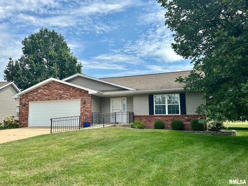 2738 Village Ct, Pekin, IL, 61554-6379 | Card Image