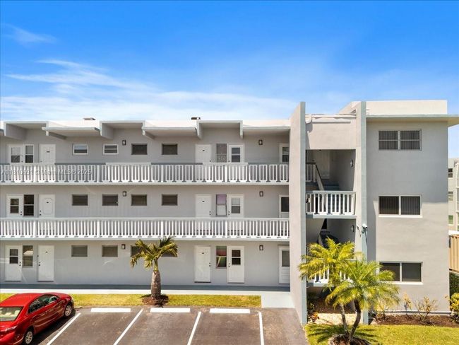 APT-109 - 2200 Park Ln, Condo with 1 bedrooms, 2 bathrooms and null parking in Hollywood FL | Image 23