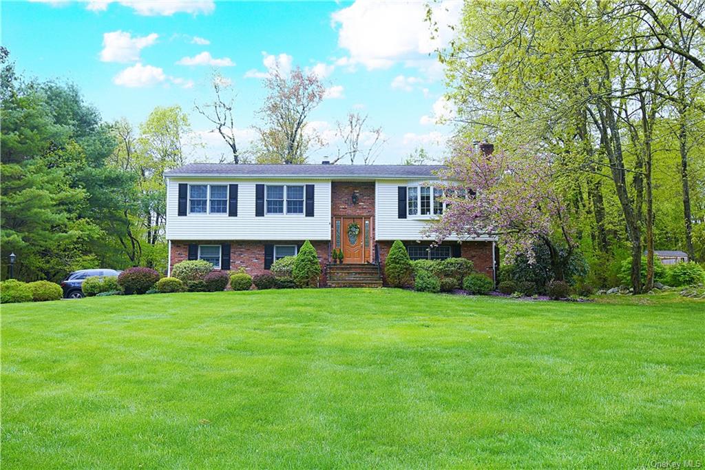 Greenway Ter, Mahopac, NY 10541