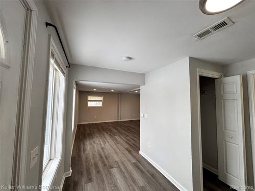 7224 Jackson Ave, Warren, MI, 48091-2912 | Card Image