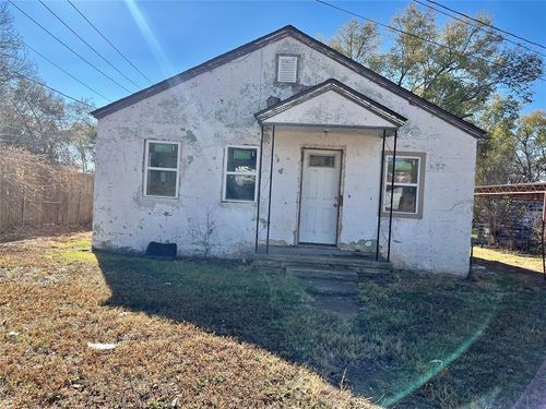 406 E Poplar Ave, Sayre, OK, 73662-3015 | Card Image