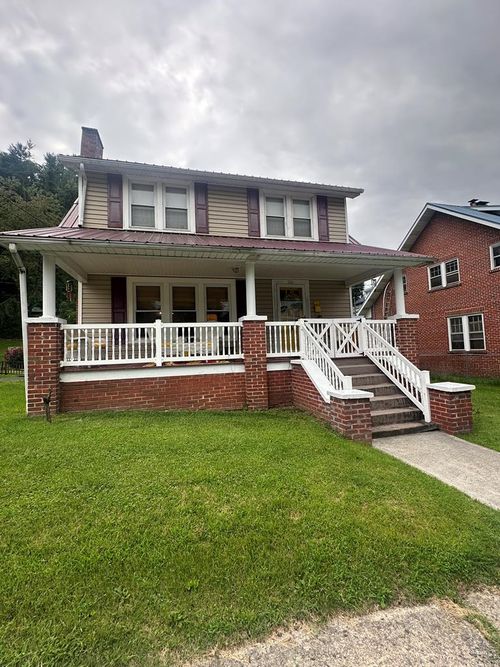 306 Virginia Ave, Richlands, VA, 24641-2933 | Card Image