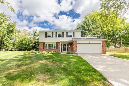 209 James Cir, Avon Lake, OH, 44012-1533 | Card Image
